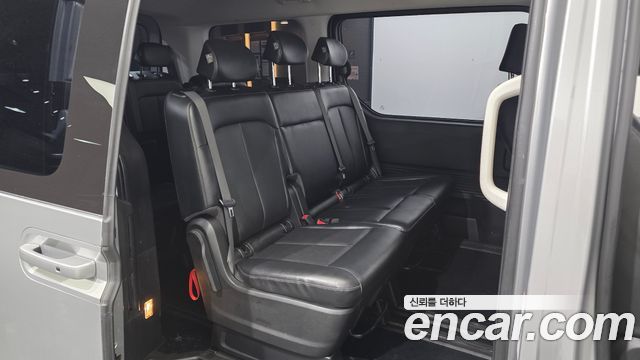Hyundai Staria 2022 — photo 18