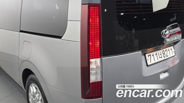 Hyundai Staria 2022 — photo 9