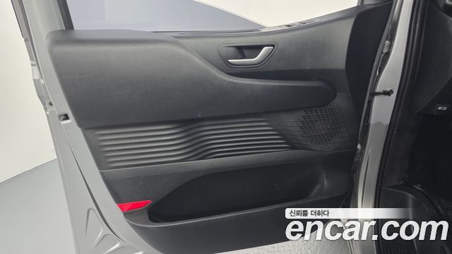 Hyundai Staria 2022 — photo 14