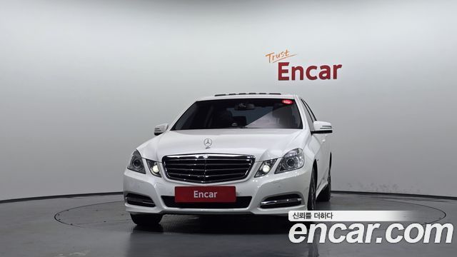 Mercedes-Benz E-Class 2011 — photo 3