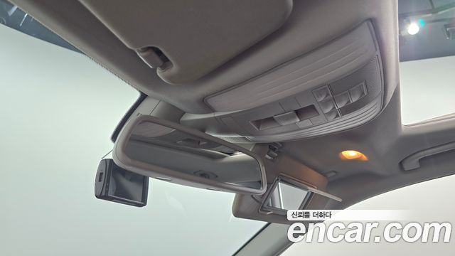 Mercedes-Benz E-Class 2011 — photo 20