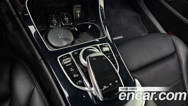 Mercedes-Benz C-Class 2020 — photo 12