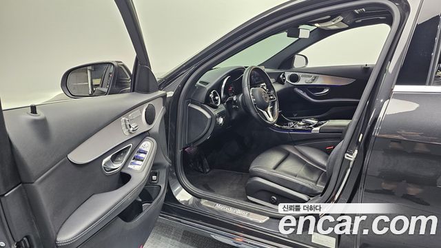 Mercedes-Benz C-Class 2020 — photo 13