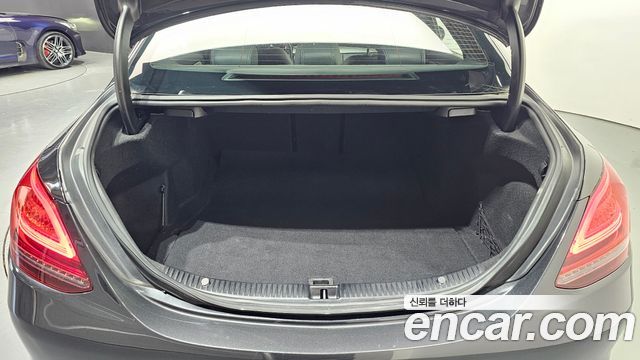 Mercedes-Benz C-Class 2020 — photo 26