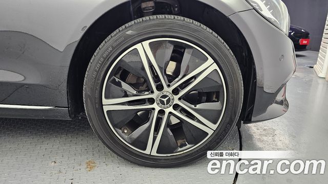 Mercedes-Benz C-Class 2020 — photo 7