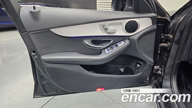 Mercedes-Benz C-Class 2020 — photo 14