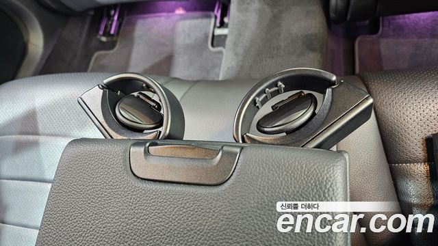Mercedes-Benz C-Class 2020 — photo 28