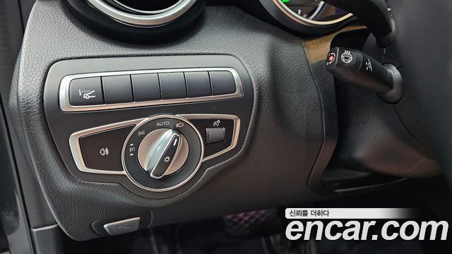 Mercedes-Benz C-Class 2020 — photo 30
