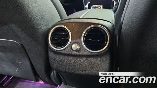 Mercedes-Benz C-Class 2020 — photo 31