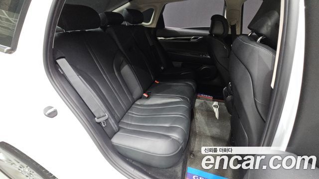 Genesis G80 2022 — photo 17