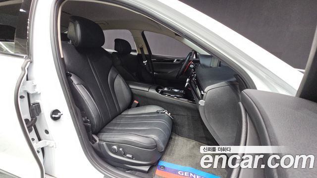Genesis G80 2022 — photo 16
