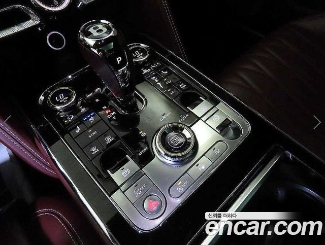 Bentley Flying Spur 2021 — photo 12