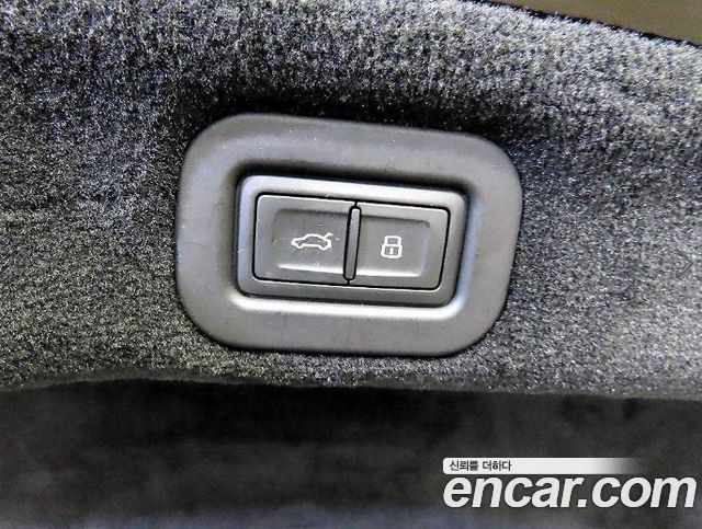 Bentley Flying Spur 2021 — photo 16