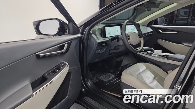 Kia EV6 2023 — photo 10