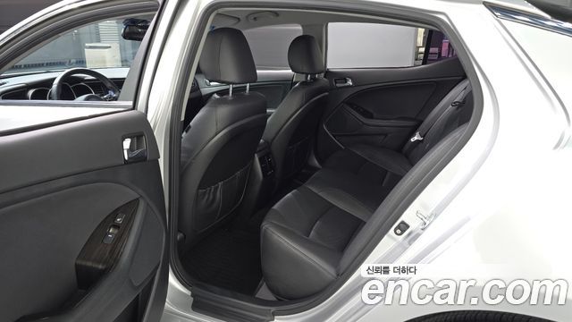 Kia K5 2015 — photo 11
