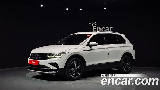 Volkswagen Tiguan 2022 — photo 1