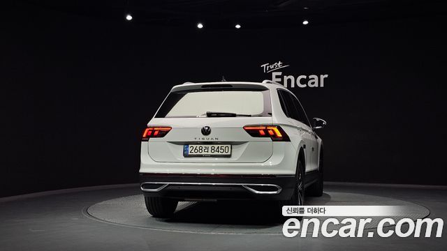 Volkswagen Tiguan 2022 — photo 4