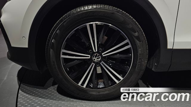 Volkswagen Tiguan 2022 — photo 5