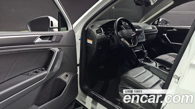 Volkswagen Tiguan 2022 — photo 10