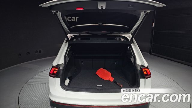 Volkswagen Tiguan 2022 — photo 20