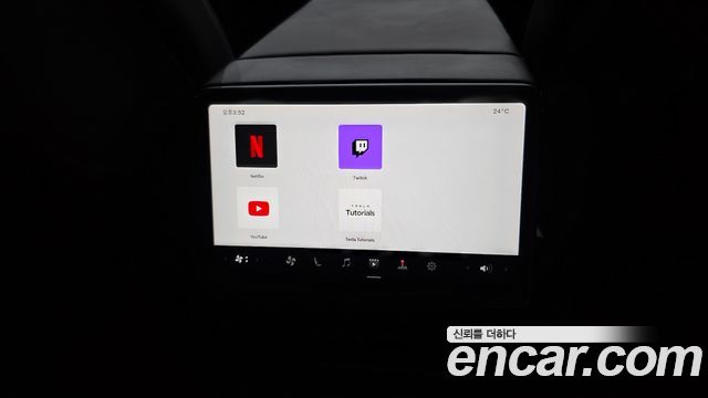 Tesla Model Y 2025 — photo 26