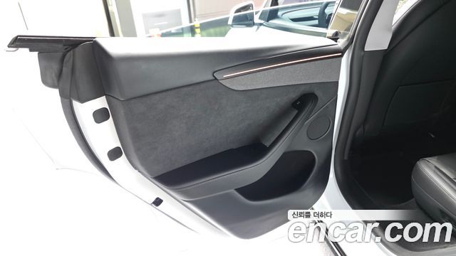 Tesla Model Y 2025 — photo 15