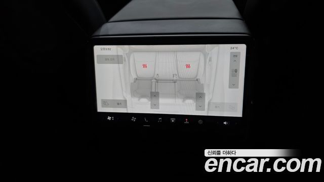 Tesla Model Y 2025 — photo 27
