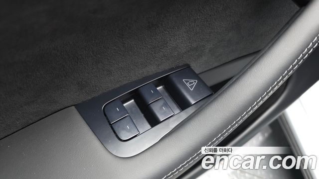 Tesla Model Y 2025 — photo 28