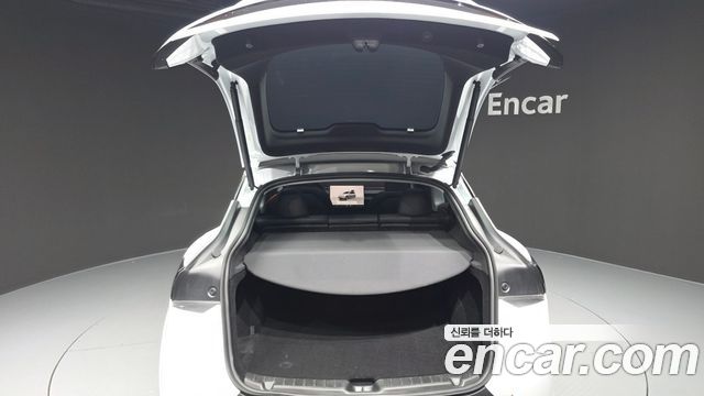 Tesla Model Y 2025 — photo 31