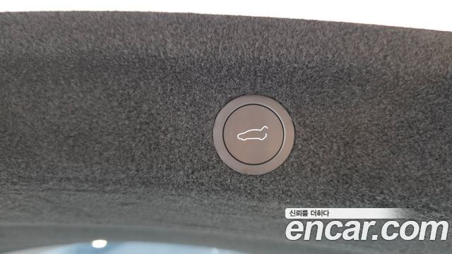 Tesla Model Y 2025 — photo 32