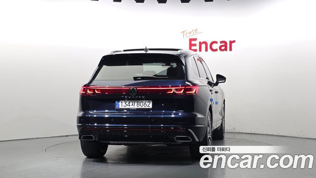 Volkswagen Touareg 2024 — photo 4
