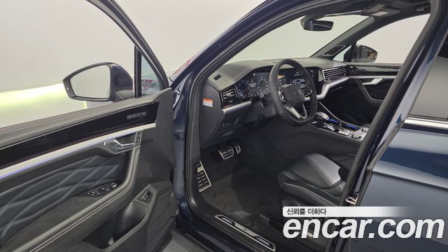 Volkswagen Touareg 2024 — photo 13
