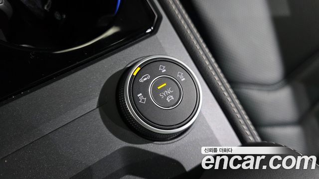 Volkswagen Touareg 2024 — photo 22