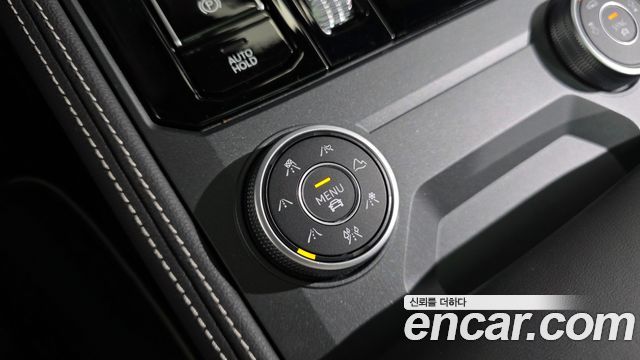 Volkswagen Touareg 2024 — photo 23