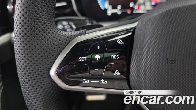 Volkswagen Touareg 2024 — photo 26