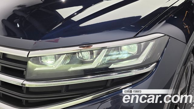 Volkswagen Touareg 2024 — photo 8