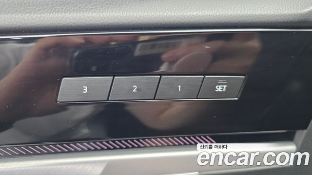 Volkswagen Touareg 2024 — photo 37