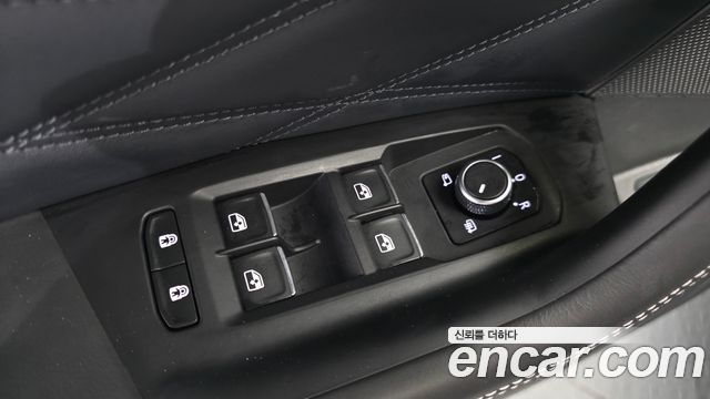 Volkswagen Touareg 2024 — photo 38
