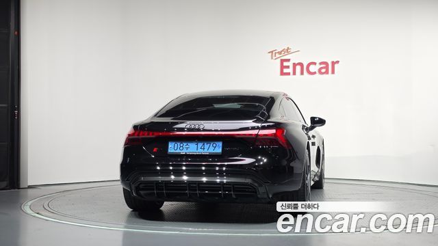 Audi RS e-tron GT 2022 — photo 4