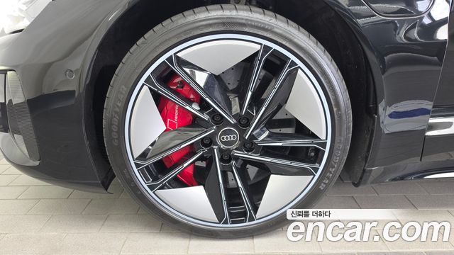 Audi RS e-tron GT 2022 — photo 5