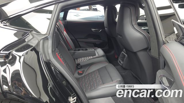 Audi RS e-tron GT 2022 — photo 18