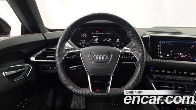 Audi RS e-tron GT 2022 — photo 19