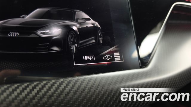 Audi RS e-tron GT 2022 — photo 35