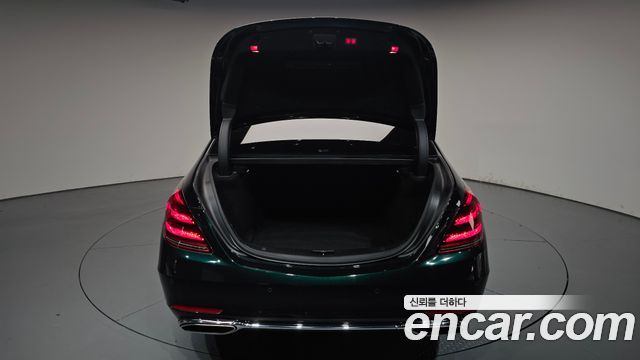 Mercedes-Benz S-Class 2020 — photo 37