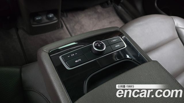 Kia K7 2018 — photo 18