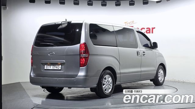 Hyundai Starex 2017 — photo 2