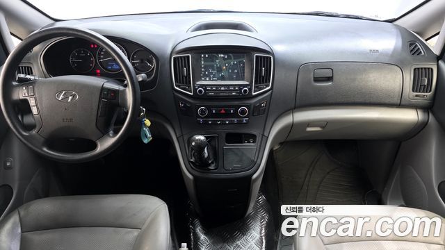 Hyundai Starex 2017 — photo 10