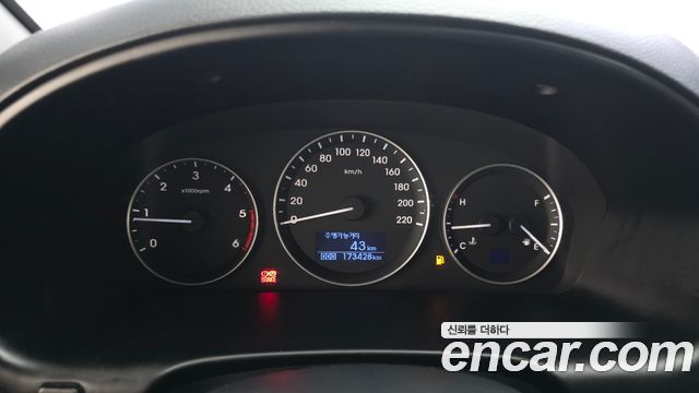 Hyundai Starex 2017 — photo 11