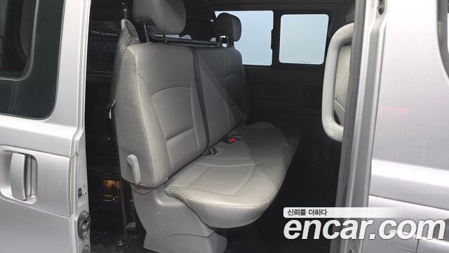 Hyundai Starex 2017 — photo 18