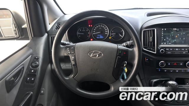 Hyundai Starex 2017 — photo 19